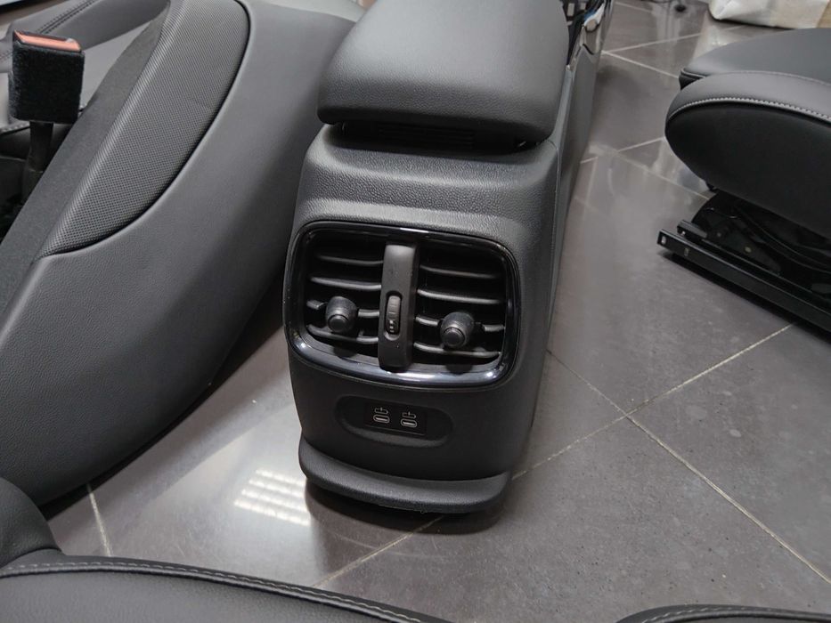 Като Ново Черен Спортен Кожен Салон Mini Clubman F54 Комплект