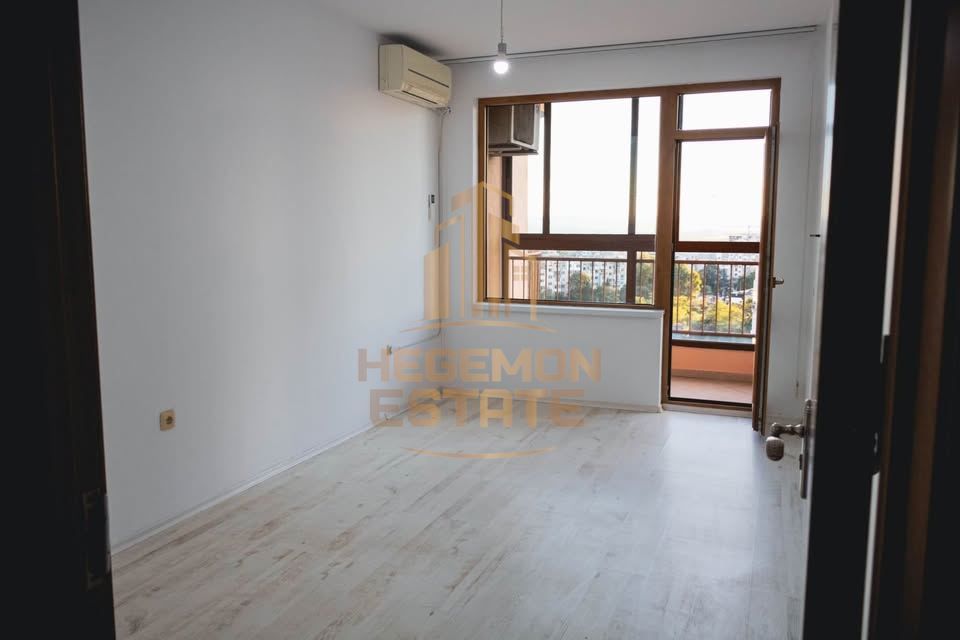 Продава се Двустаен апартамент в Варна, Възраждане 1 - 69 кв.м за 2102 €/кв.м - Снимка #3