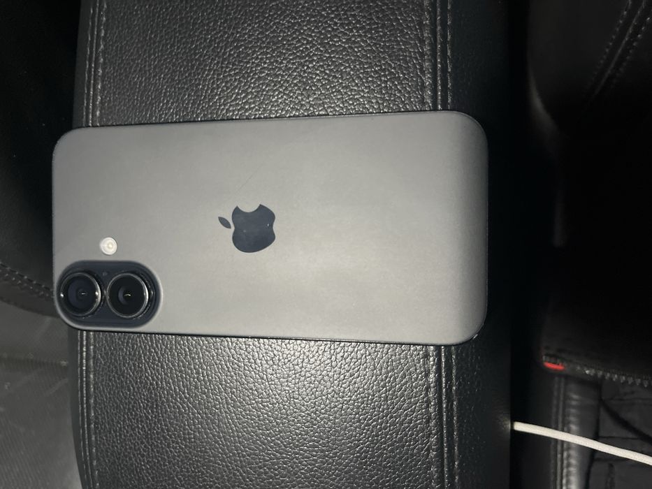 Продам Iphone 16 128 на запчасти