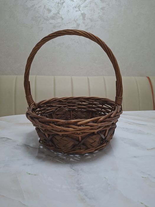 Корзина плетёная