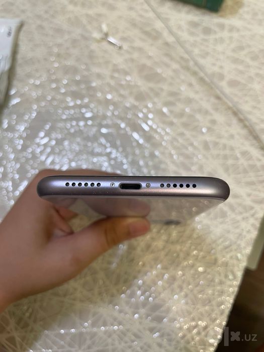 iPhone 11 — 128 GB