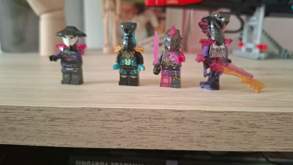 Figurine lego de vânzare
