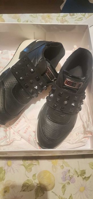 Pinko, Guess,  Disquared, Moschino