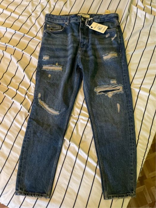 Дънките са чисто нови