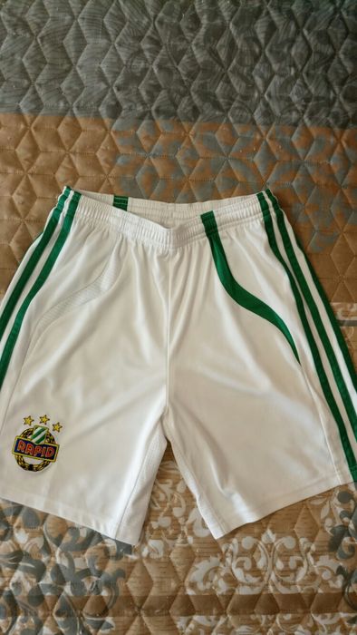 Adidas детски шорти-152 ръст.