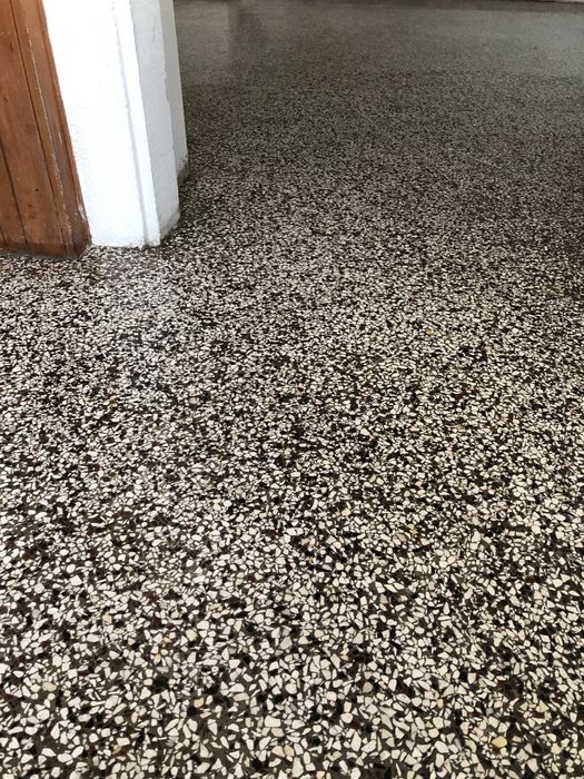 Mazayka stashka vertalyot shlipovka mramirni mozaika topping pol beton