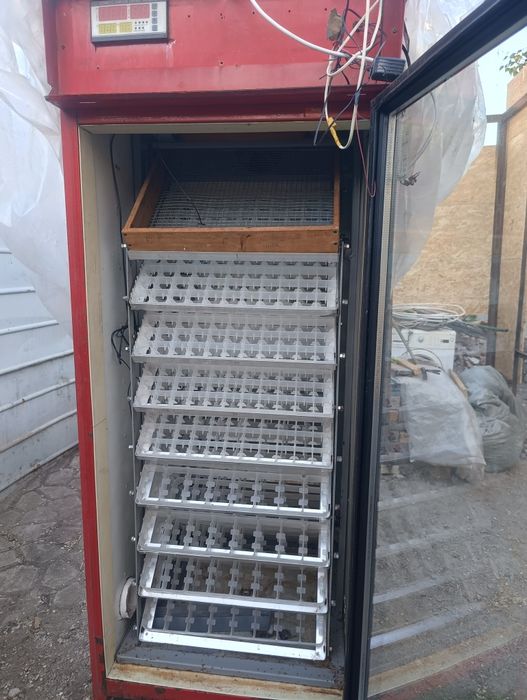 Продам инкубатор