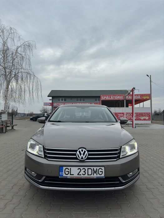 VOLKSWAGEN Passat 2012