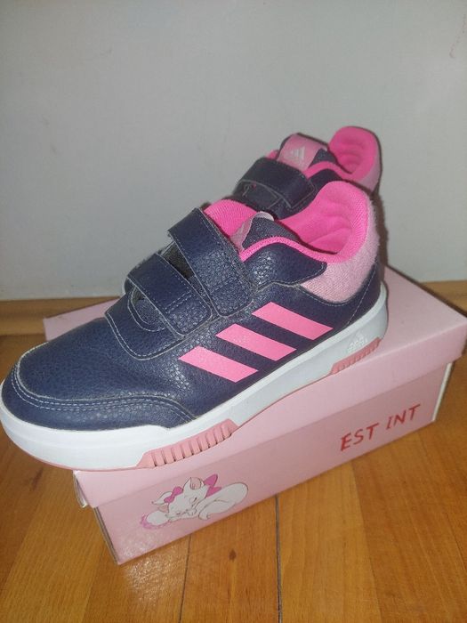 Adidas pentru fete