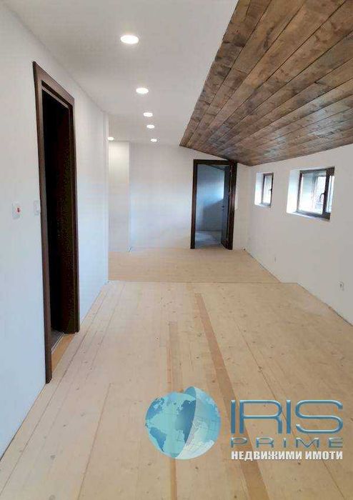 Продава се Къща в с. Осмар, Област Шумен - 226 кв.м за 553 €/кв.м - Снимка #16