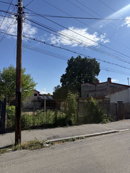 teren 400 mp si casa intr-o zona centrala si linistita Ploiesti