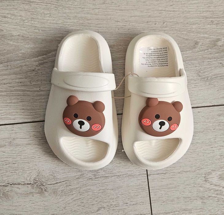 Papuci, marime 24-25