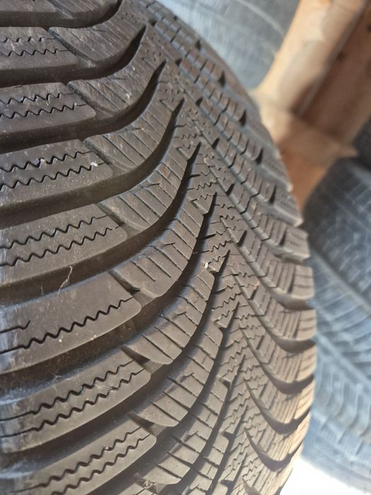 De vanzare 4 anvelope Hankook 195 45 16