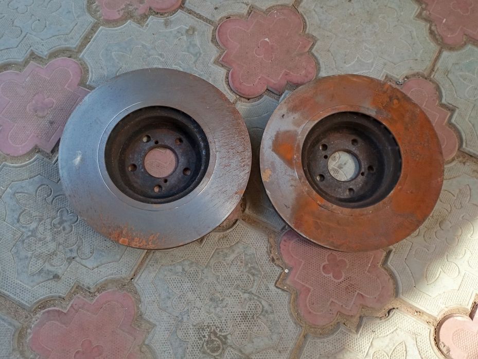 Продам тормозные диски Субару