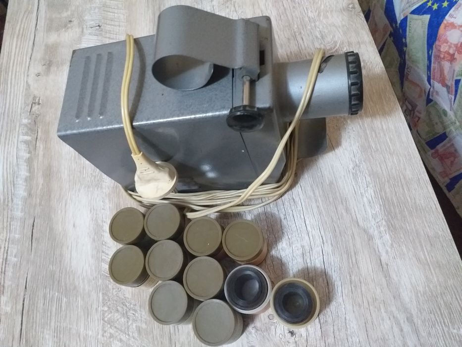 Фильмоскоп с диафильмами