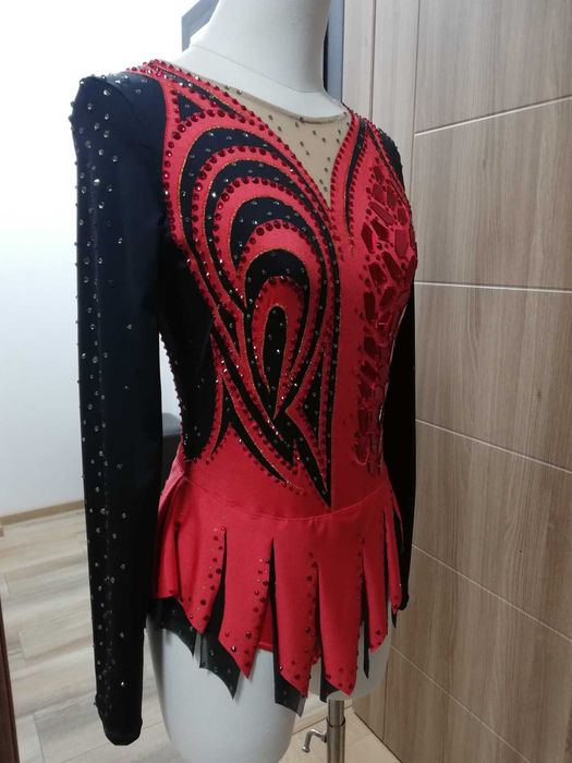 Трико ново за художествена гимнастика размер S