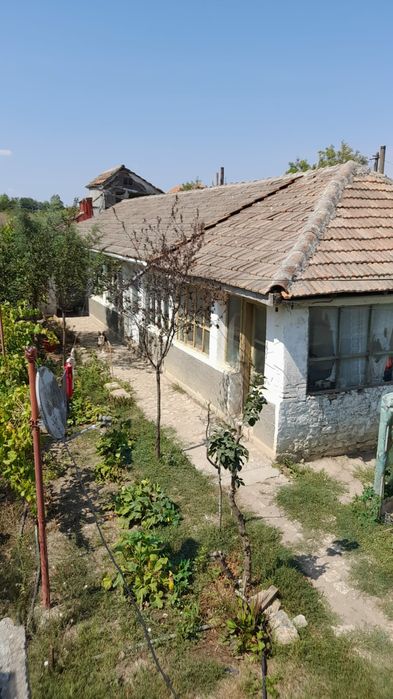 Casă cu teren in Vama veche.