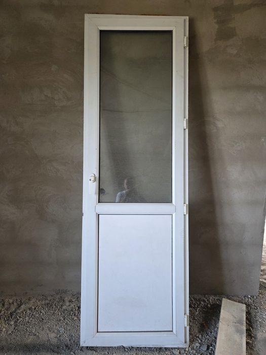 Дверь пластиковый бу. 240х77. В отличном состоянии