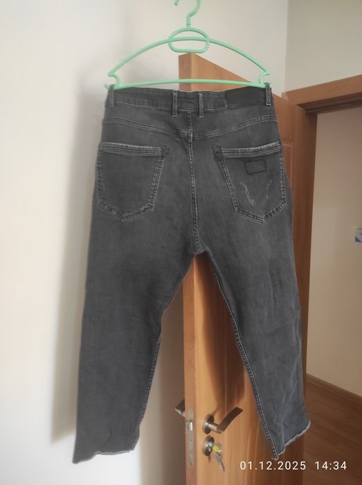 Дънки модел PULL'S BEAR.EUR44,//MEX34.