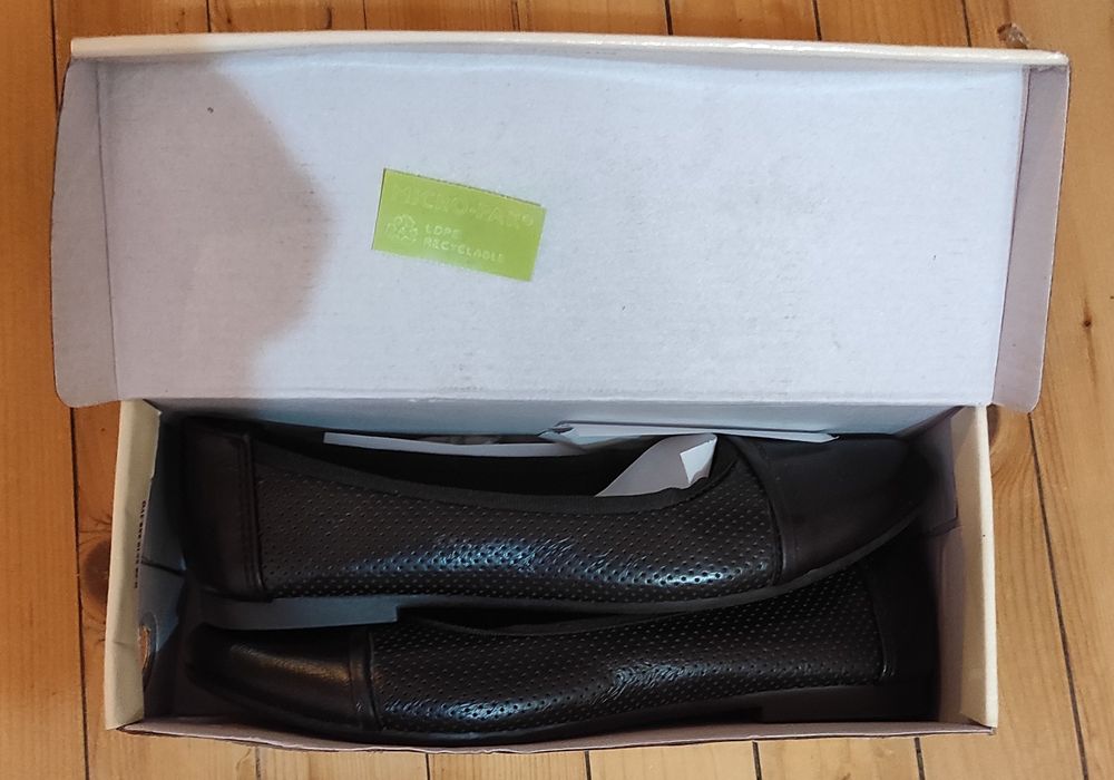 продавам нови дамски обувки - тип пантофки Xcess, изкуствена кожа