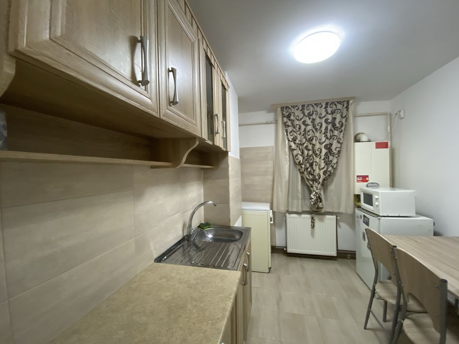 Închiriez apartament 2 camere Râșnov — fotografia 3