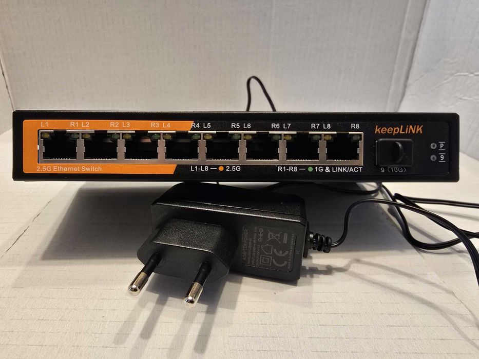 Switch 8x2.5G, 1x10G SFP+, neadministrat