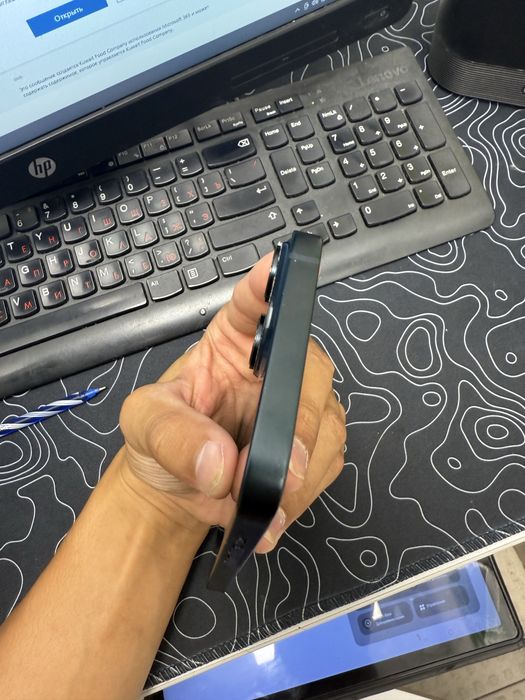 Iphone 14 black.