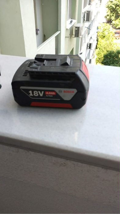 Винтоверт Bosch GSR professional  комплект батерия и зарядно  150