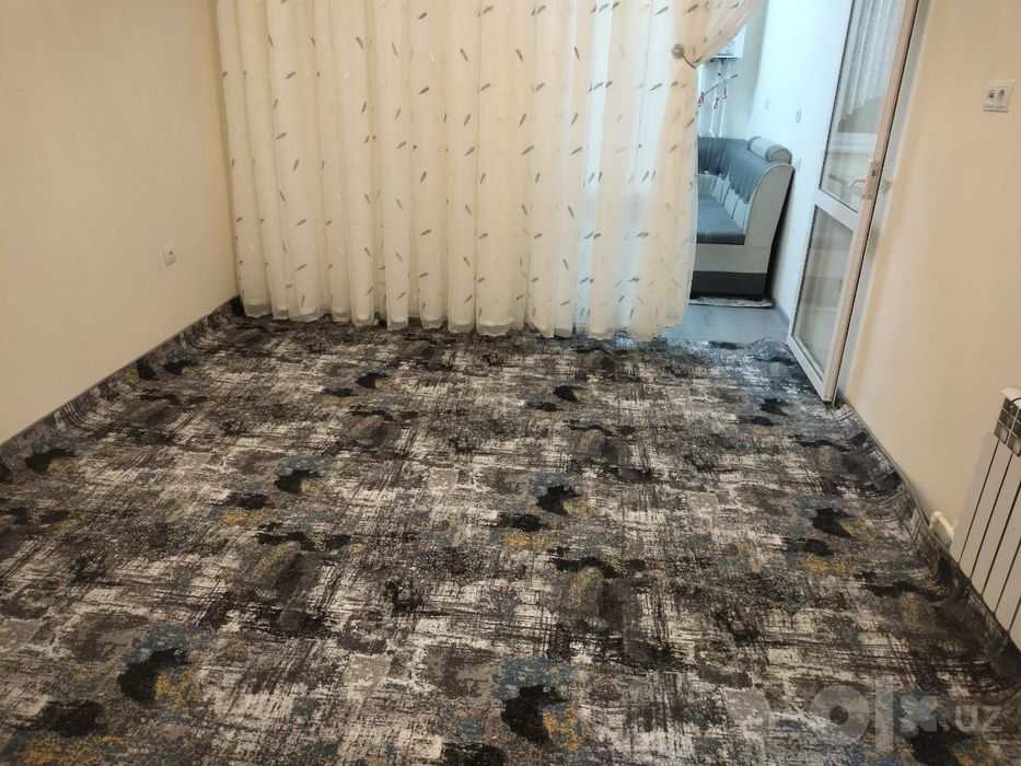 Qorasuv 2 da kvartira ijaraga beriladi 
 16 qavatli dom
11 etaj
2 xona