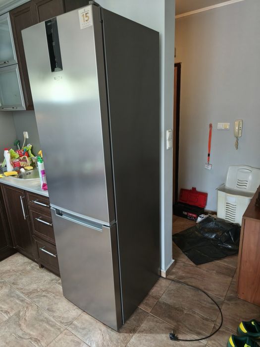 Хладилник whirlpool 200см