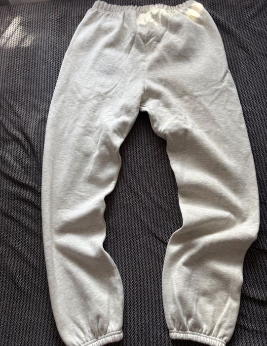 Pantaloni essentials