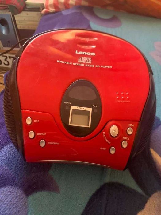 CD Player si Radio Lenco