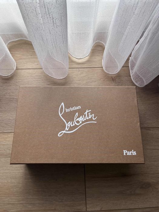 Christian Louboutin обувки