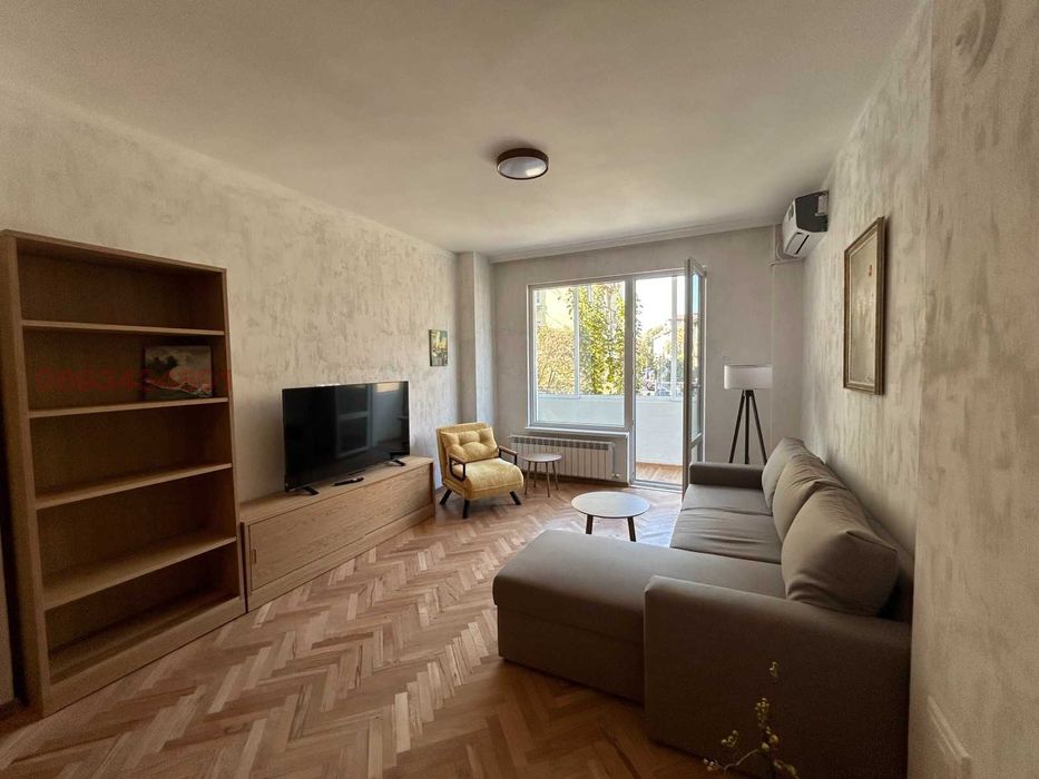 Дава се под наем Двустаен апартамент в София, Лозенец - 63 кв.м за 714 € - Снимка #1