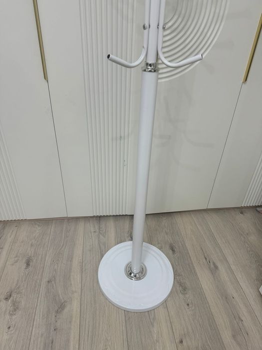 Новая вешалка продам