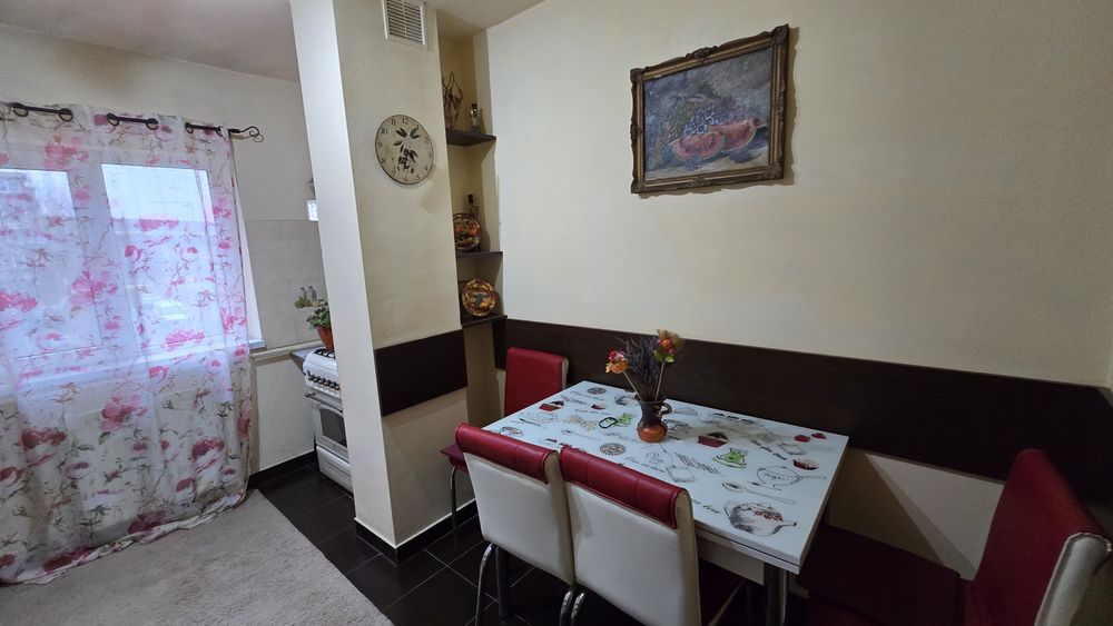 Vând apartament 3 camere Alfa etaj 1