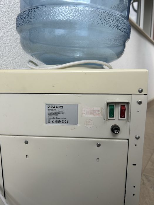 Диспенсър за вода