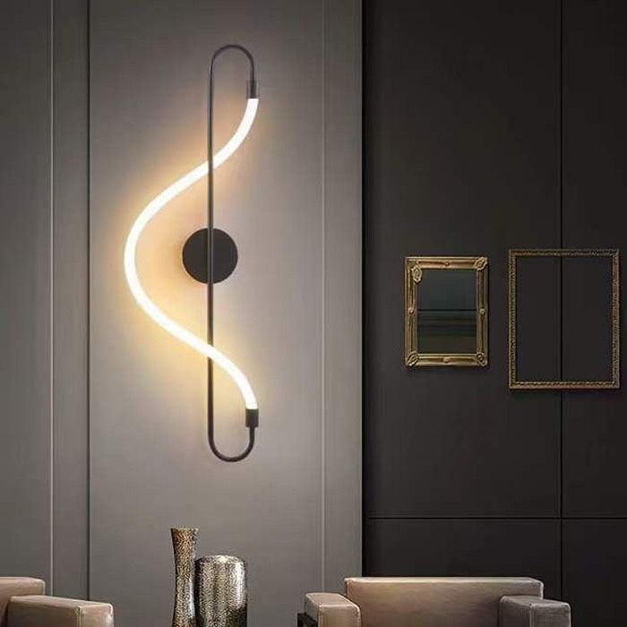 Aplice perete “cheia sol”