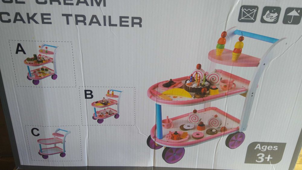 Ново! Голяма дървена количка поднос с кексове и много аксесоари