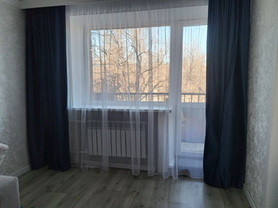 Яркие синие шторы с тюлем, после стирки