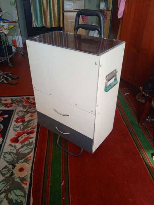 тележка для инструментов и бытовых принадлежностей