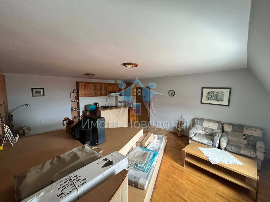 Продава се Тристаен апартамент в Шумен, Пазара - 100 кв.м за 459 €/кв.м - Снимка #3