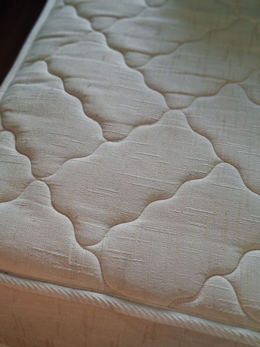 Продам Матрац 160 на 190