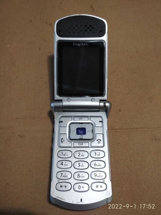 Сотовый телефон продам