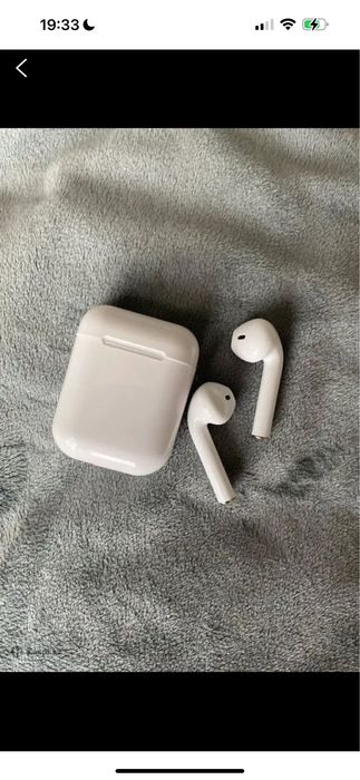 Airpods (наушники)