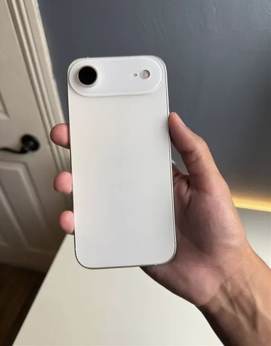 Iphone 17 Air 256 у Артура в магазе Б17 Hofmann