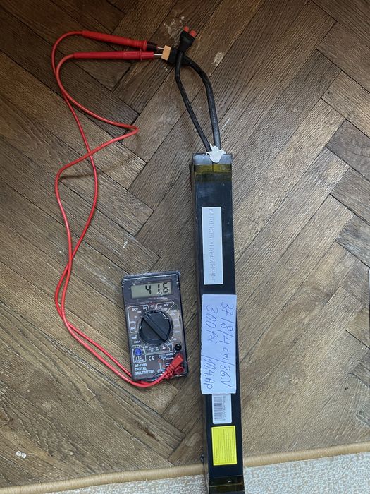 Vind baterie trotineta electrică de 36v-10,4ap,300lei,cele pentru bicicletă (E-bike)sunt 450lei.