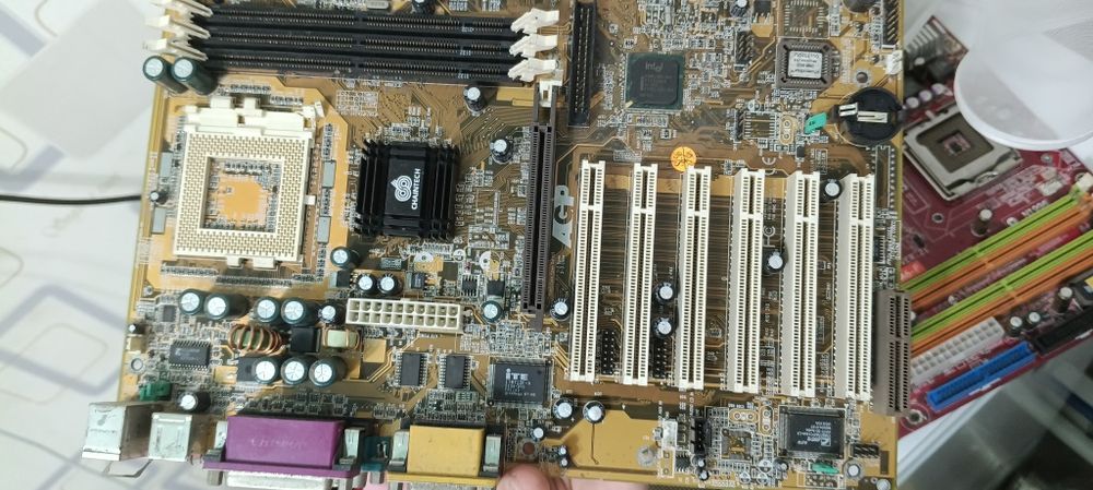 Комплектующие под запчасти