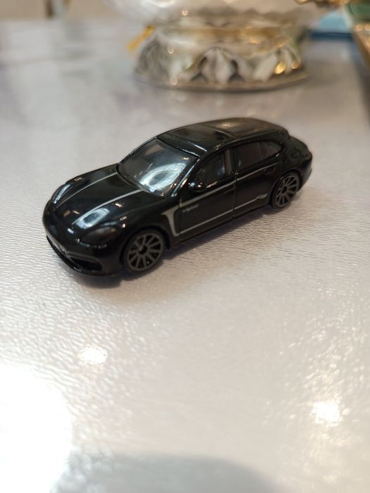 Hot wheels Porsche Panameta Turbo s 2022 yil chiqa narhi 250 000 som
