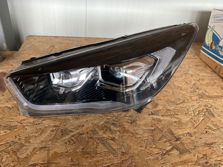 Ляв фар. Фарове. Ford Kuga. Форд Куга. 16-20г. Би ксенон.